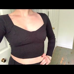 Black Long-sleeve Crop top